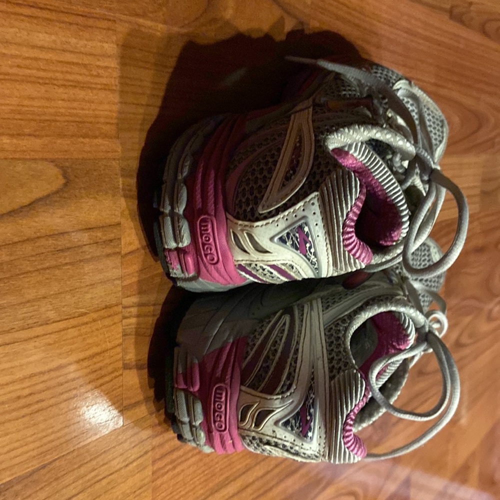 Brooks Running Shoes - Picture 3 of 5
